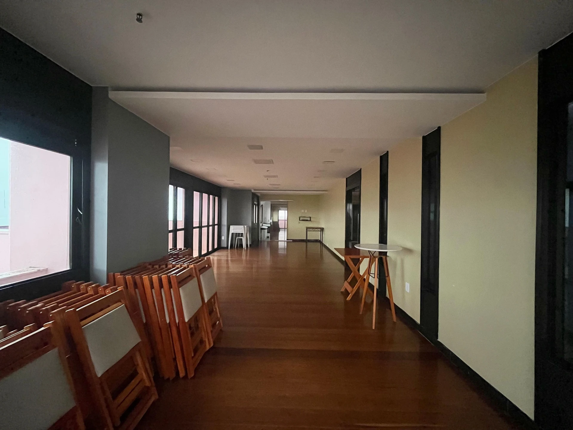 Квартира з 2 спальнями та робочим місцем — photo 28