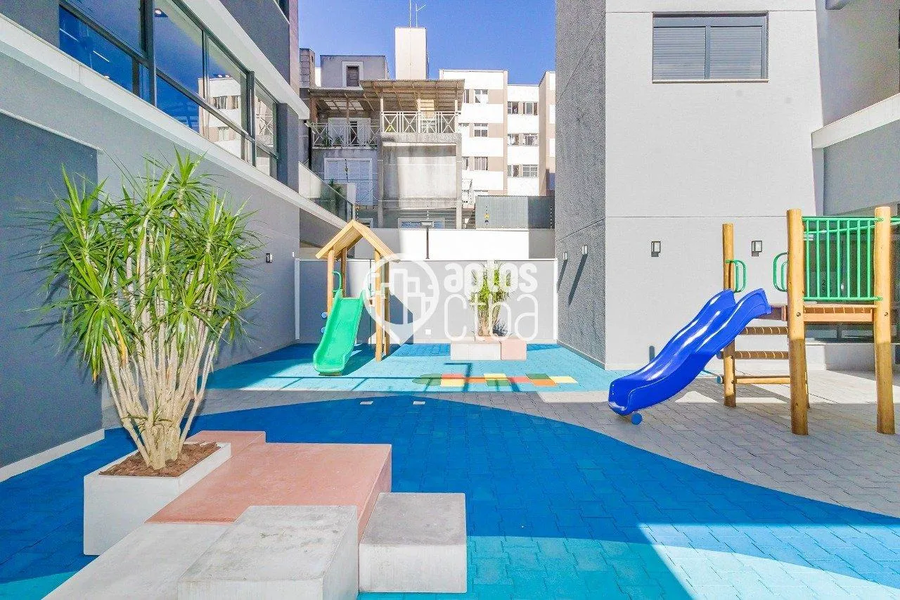 Glass-enclosed balcony in a 2-bedroom apartment, 81 m² — photo 64