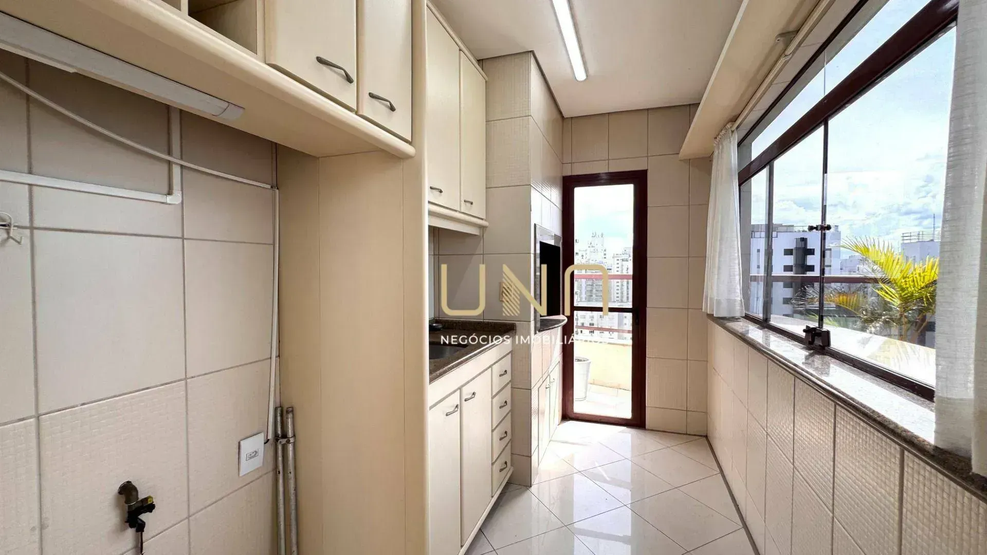 Cobertura mobiliada com 4 suítes e 5 banheiros, 415 m² — photo 41