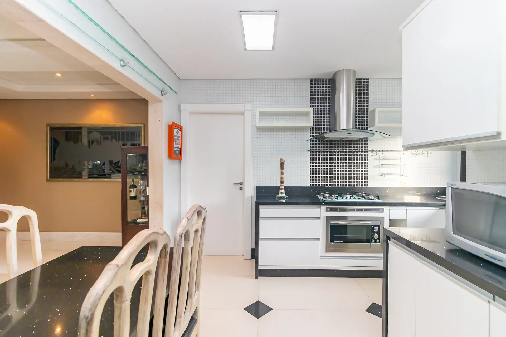 Furnished house with 3 bedrooms and 4 bathrooms — photo 8