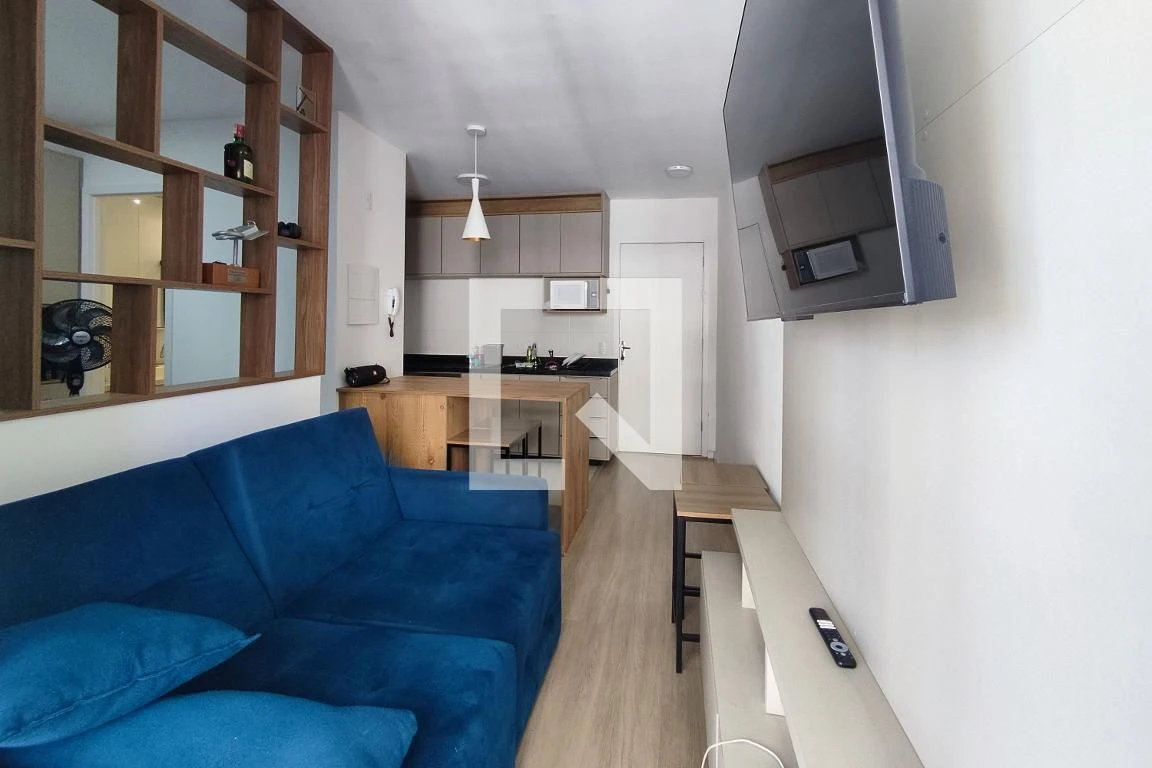 Washing machine in a one-bedroom apartment, 33 m²