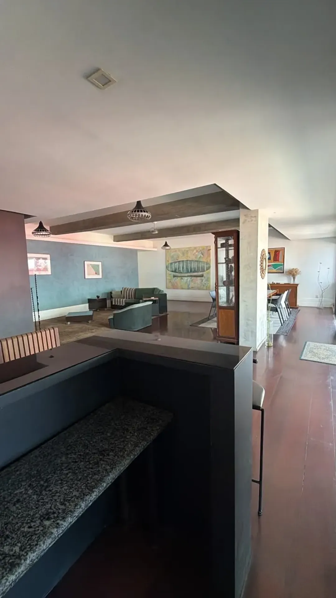 Furnished apartment with 4 bedrooms and open-plan kitchen — photo 32