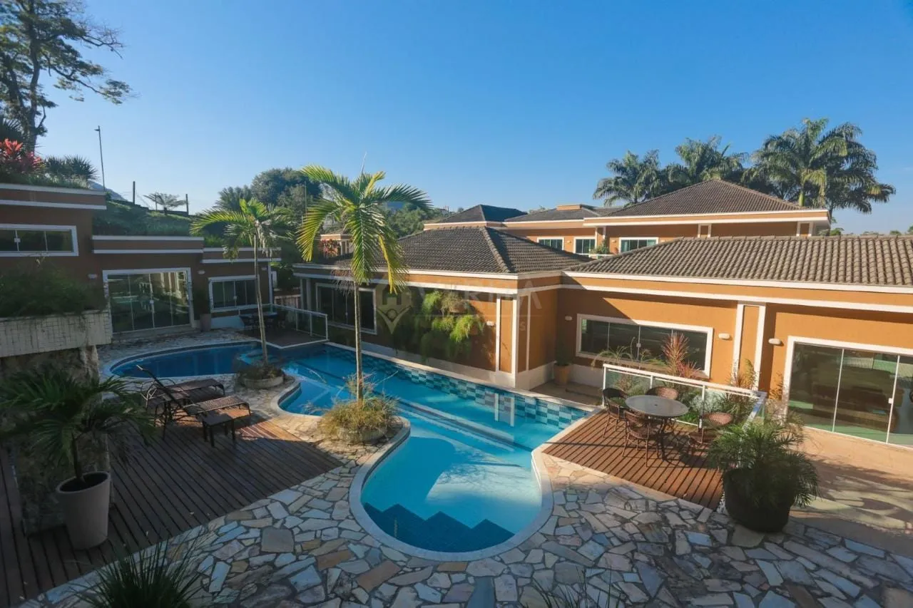 Furnished house with 5 bedrooms and 5 bathrooms, 3200 m² — photo 11