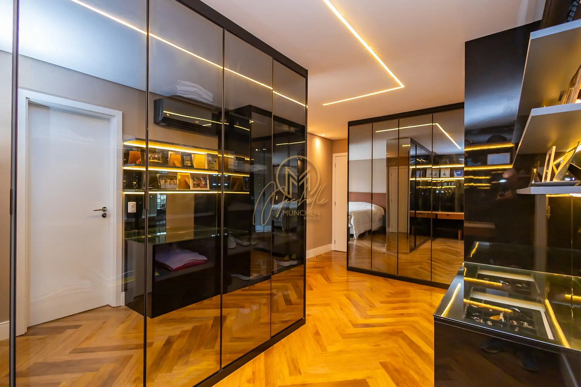Furnished 462 m² apartment with 4 en-suite rooms — photo 78