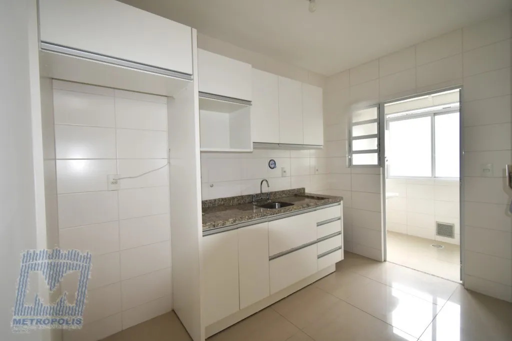 2-bedroom apartment with a mountain view in Florianópolis — photo 17