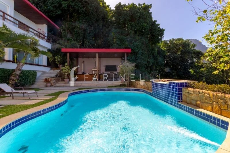 Furnished 1200 m² house with a balcony and 6 bedrooms — photo 11