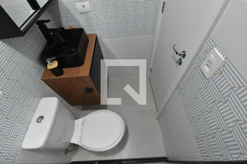Furnished apartment, 36 m², with wood or laminate floors — photo 19