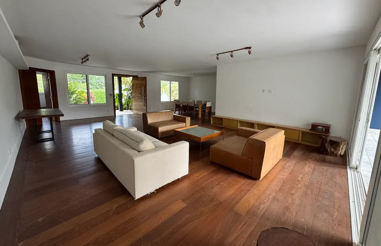 Linear house with 5 bedrooms and 5 bathrooms, separate kitchen — photo 12