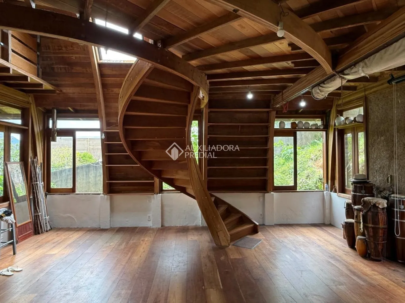 House with 4 bedrooms and 600 m² and 3 parking spaces
