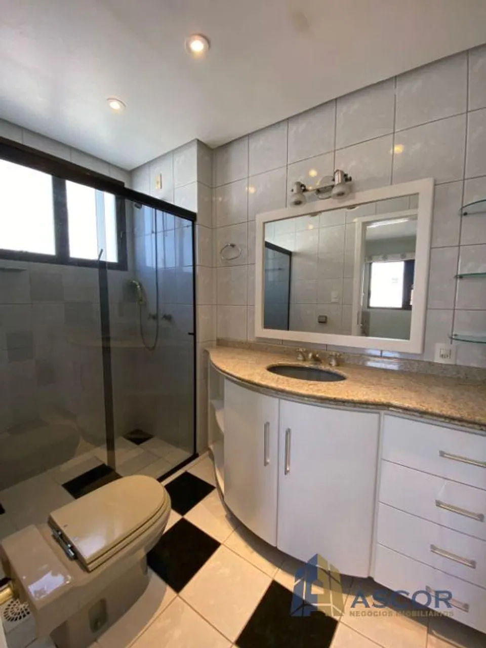 3-bedroom apartment with a home office — photo 10