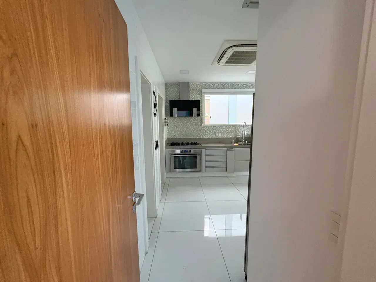 Furnished 6-suite house with 640 m² and 4 parking — photo 38