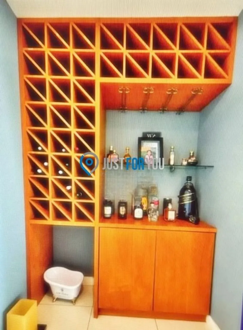 4-bedroom apartment in a building with a pool — photo 14