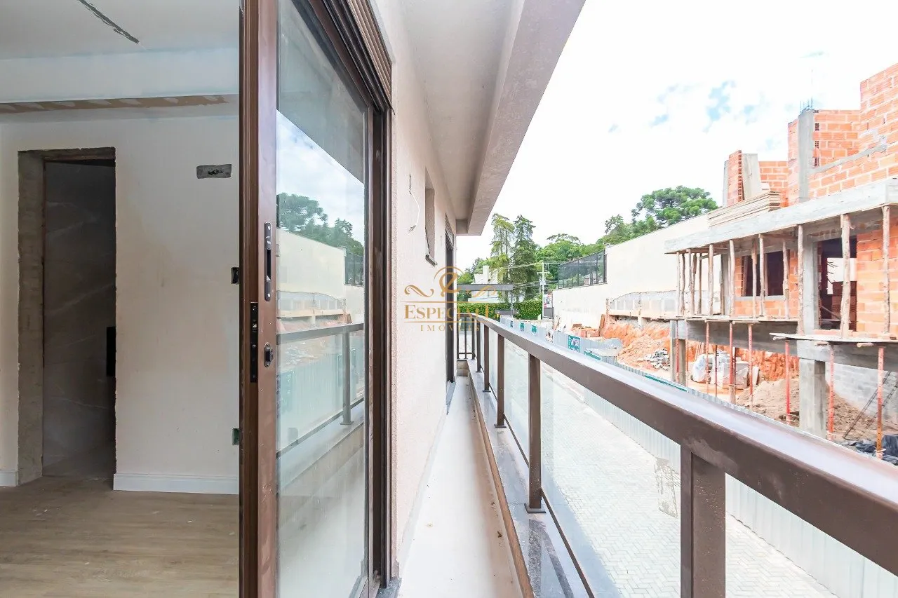 House with 3 bedrooms and a balcony in a gated community — photo 12