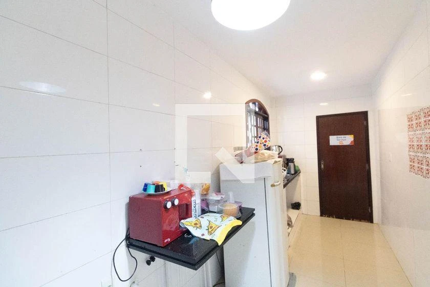 Casa com 3 quartos e 2 banheiros, 160 m² — photo 8