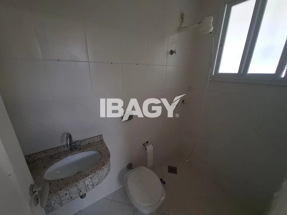 4-bedroom house with 3 suites and 400 m² total area — photo 3