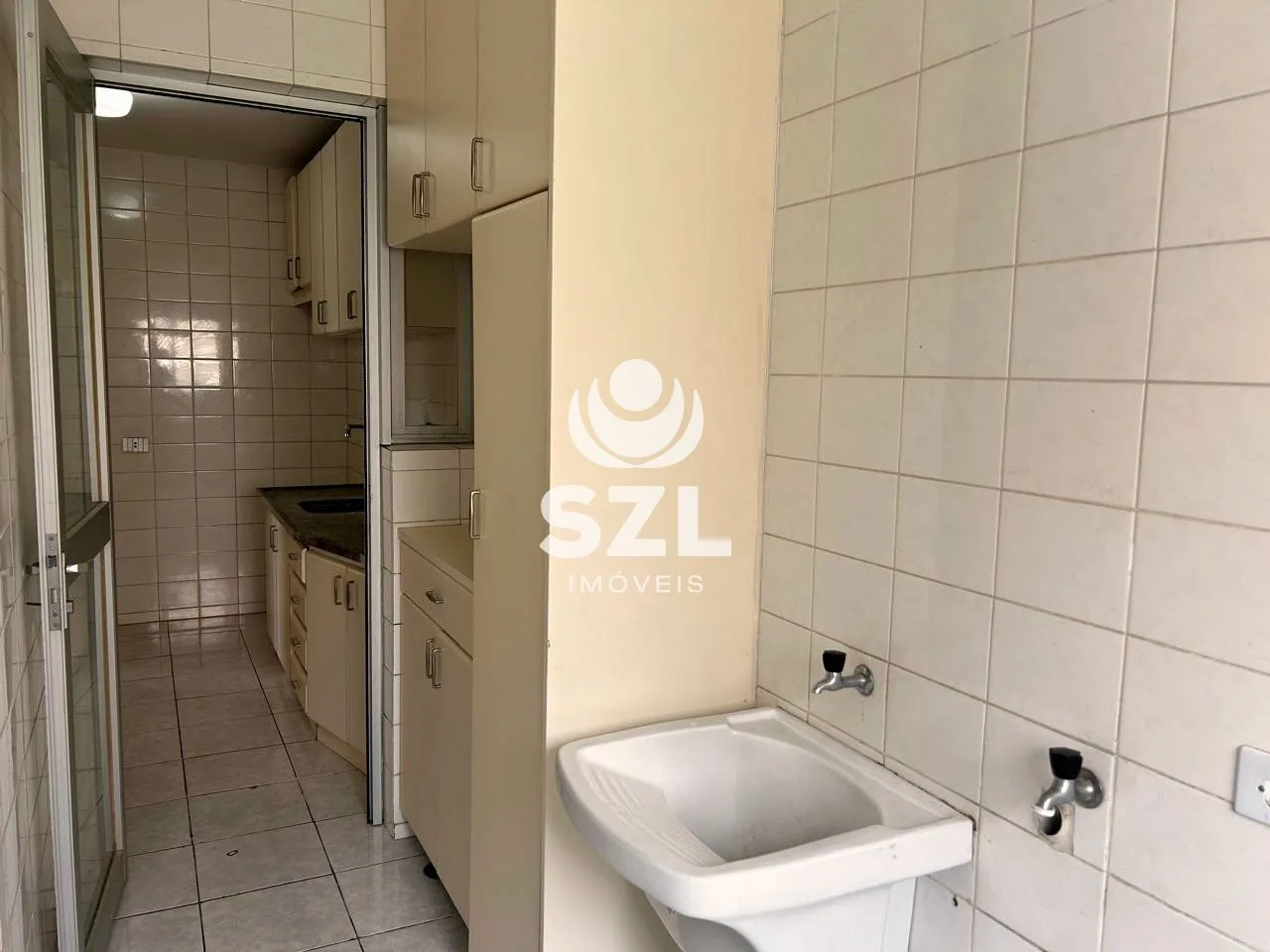 Apartamento com piso de madeira ou laminado, Cabral — photo 17