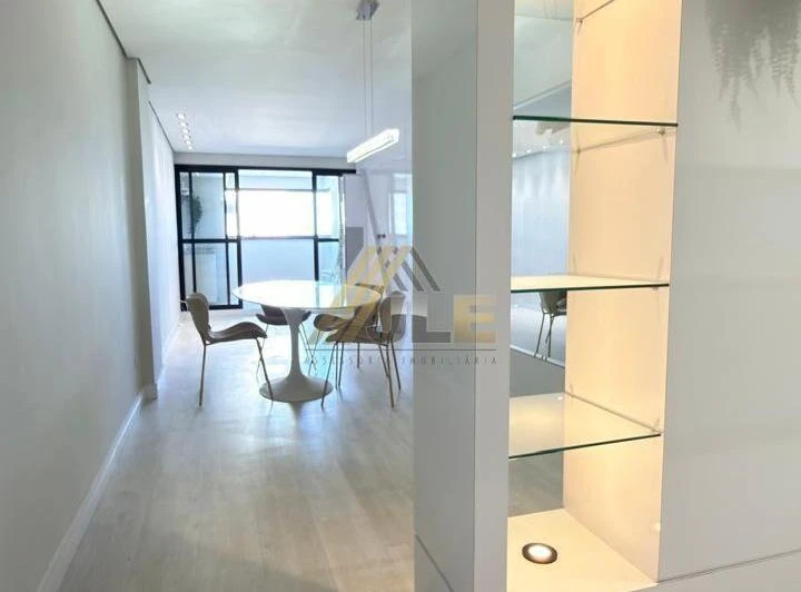 111 m² apartment with 2 bedrooms and a glassed-in balcony — photo 4