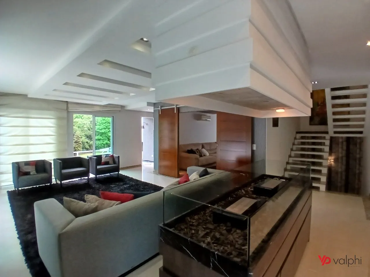 4-bedroom house with a grill on the balcony — photo 12