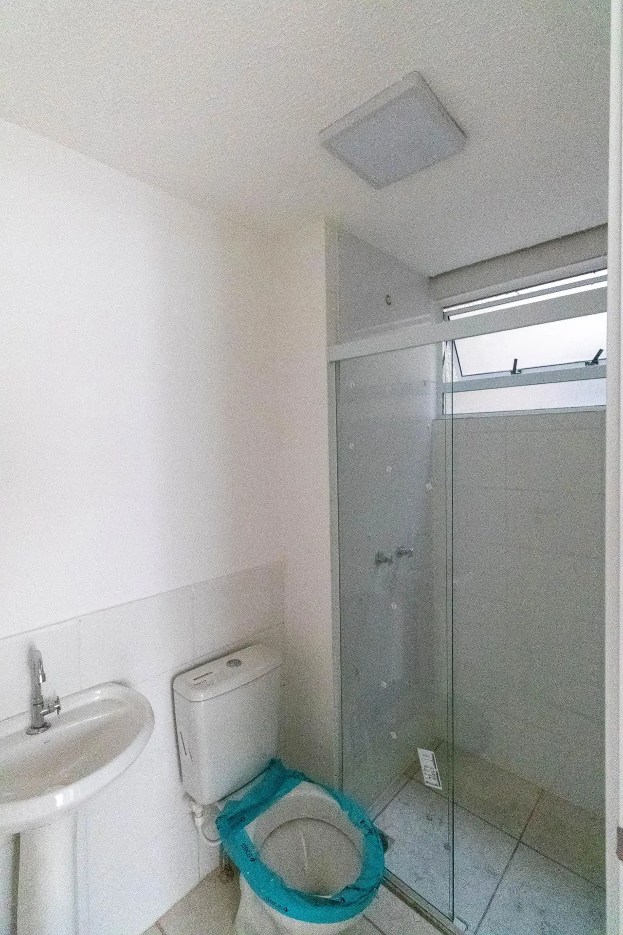 2-bedroom apartment in a building with a gym — photo 29