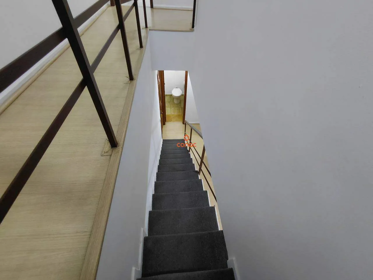 Wood or laminate floors in a 2-bedroom apartment, 88 m² — photo 21