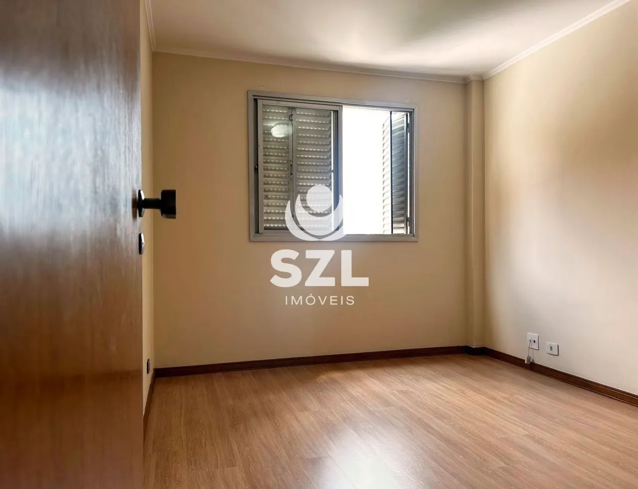 Apartamento com piso de madeira ou laminado, Cabral — photo 4