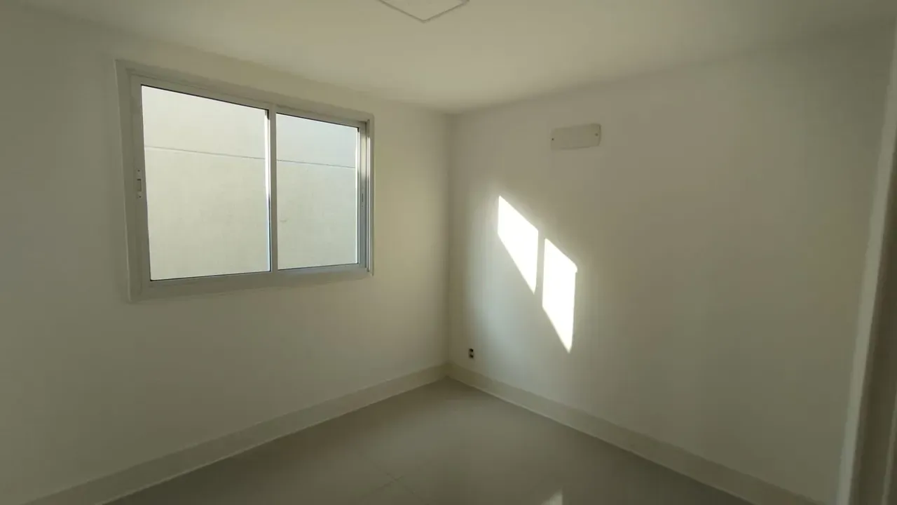 House with 5 bedrooms and 5 bathrooms and balcony grill — photo 24