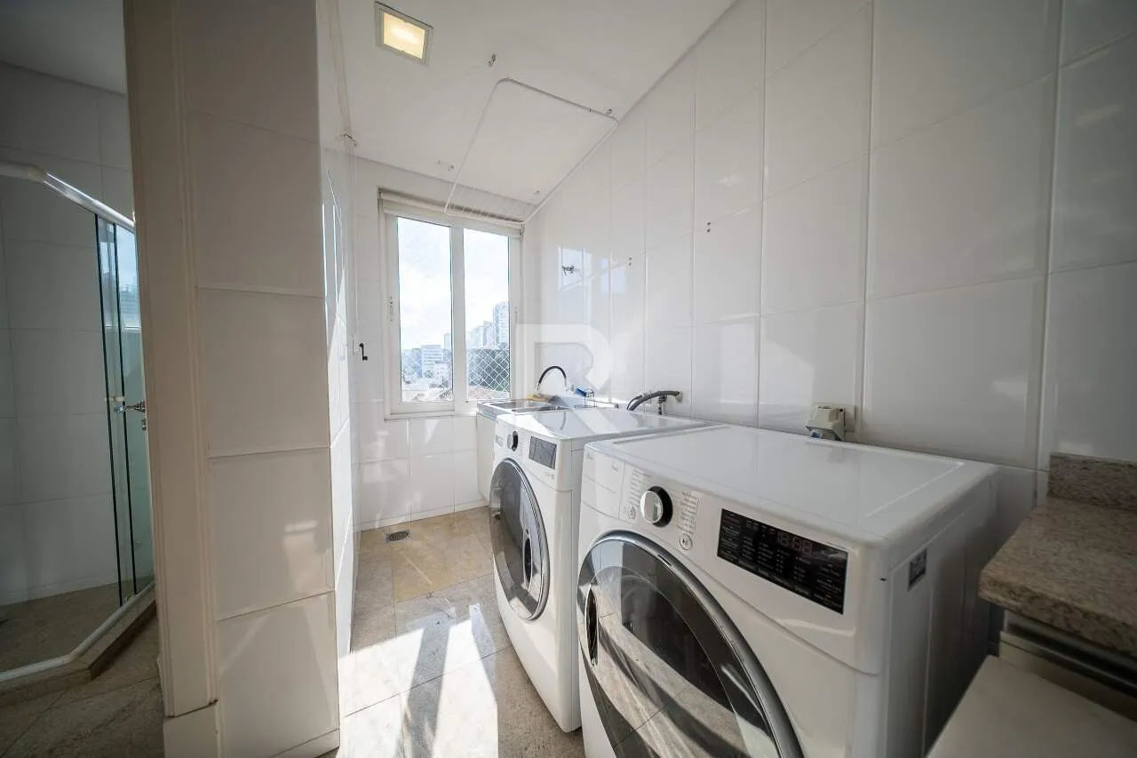 344 m² apartment with floor-to-ceiling windows and a bathtub — photo 55