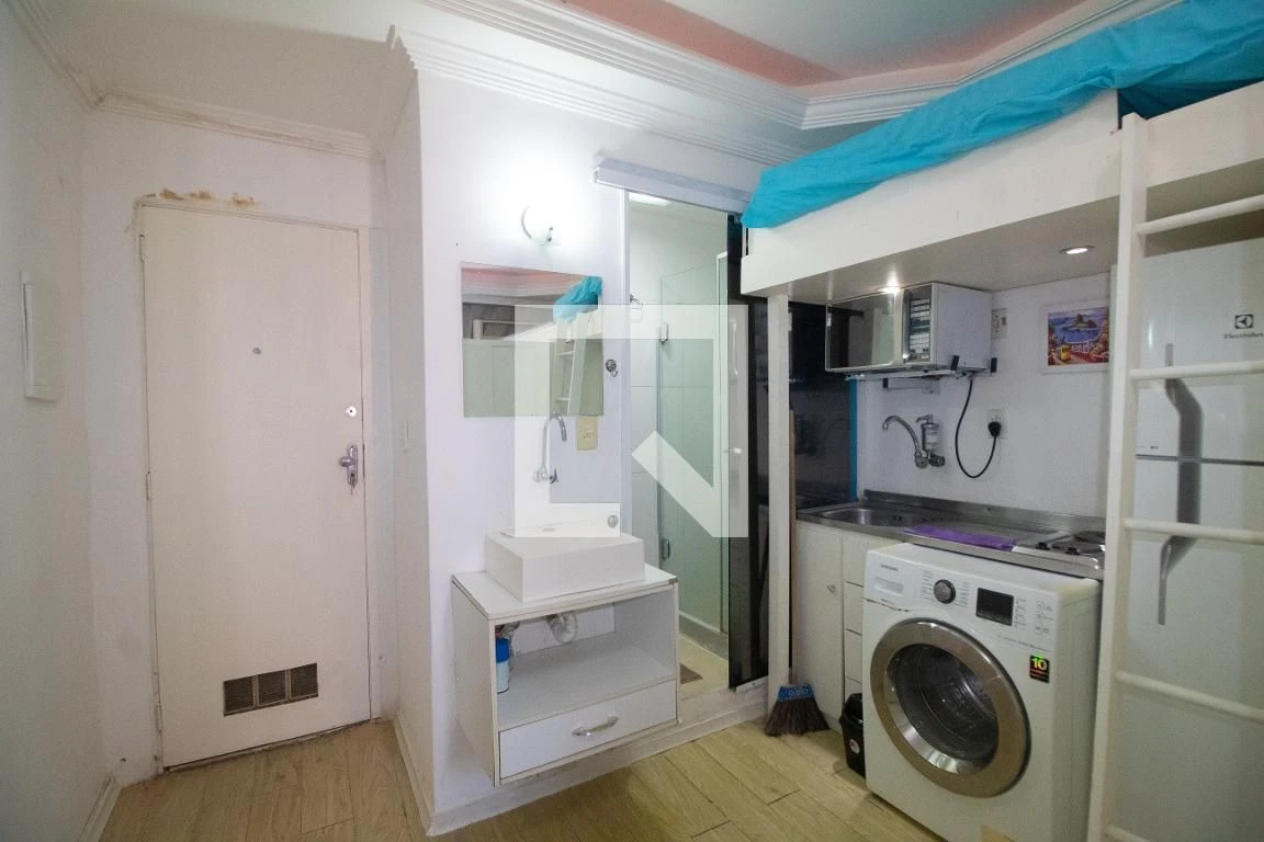 Студія 20 м² з пральною машиною та робочим місцем — photo 8