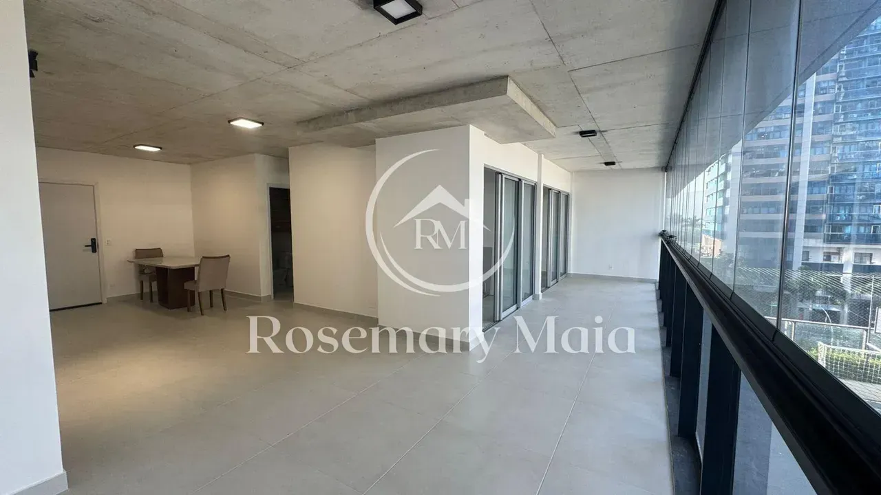 2-bedroom apartment with open-plan kitchen and balcony — photo 11