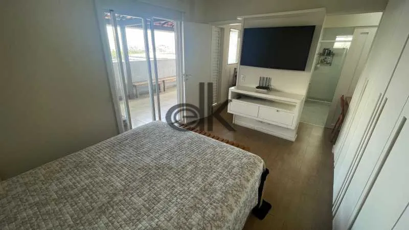 2-bedroom apartment with floor-to-ceiling windows — photo 7