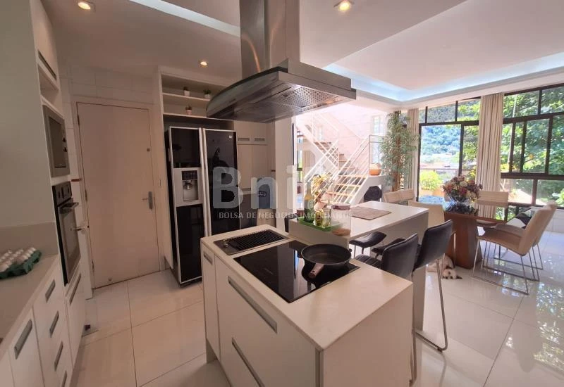 Furnished apartment 267 m² with 3 bedrooms and views — photo 20