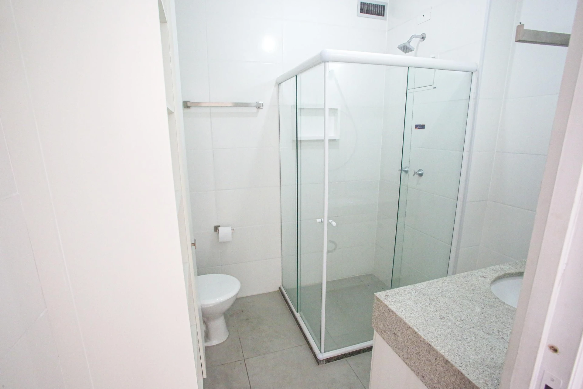 Вид на гори та 1 спальня: квартира 37 м² — photo 11