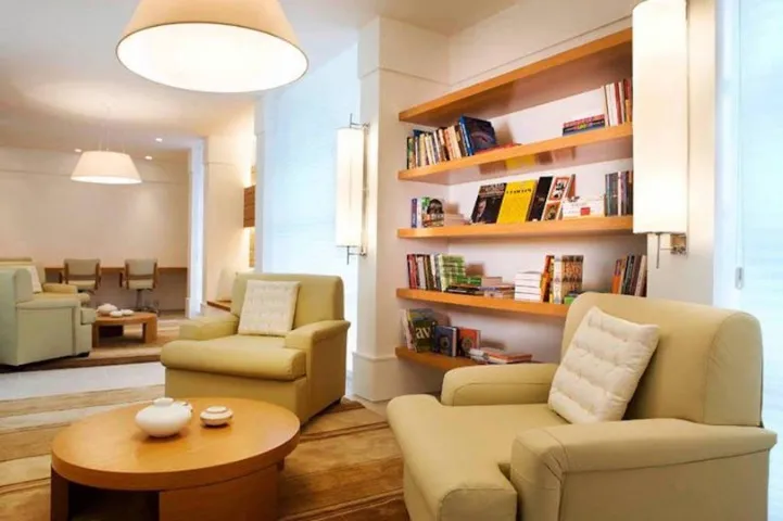 Glass-enclosed balcony in a 2-bedroom apartment, 78 m² — photo 17