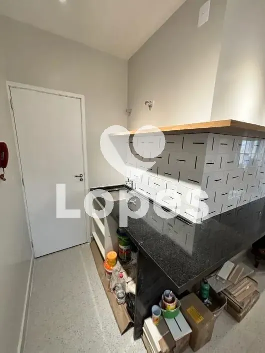 2-bedroom apartment with 1 suite and separate kitchen — photo 11