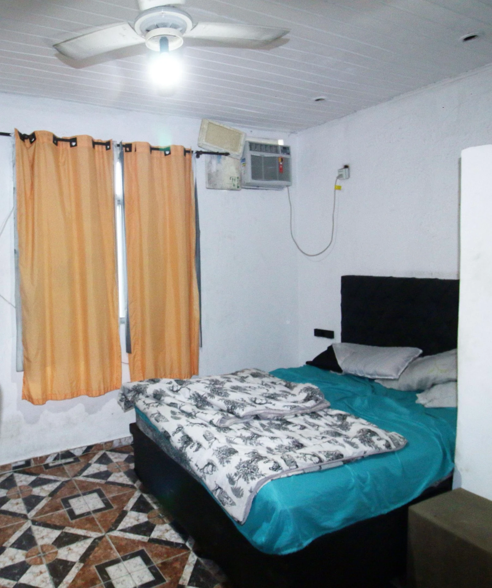 Furnished house with a private garden and 2 bedrooms — photo 17