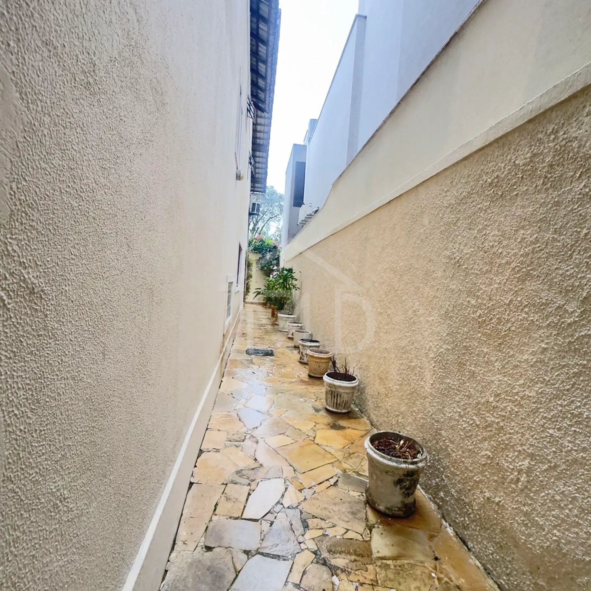 Furnished house, 250 m², with a walk-in closet — photo 45