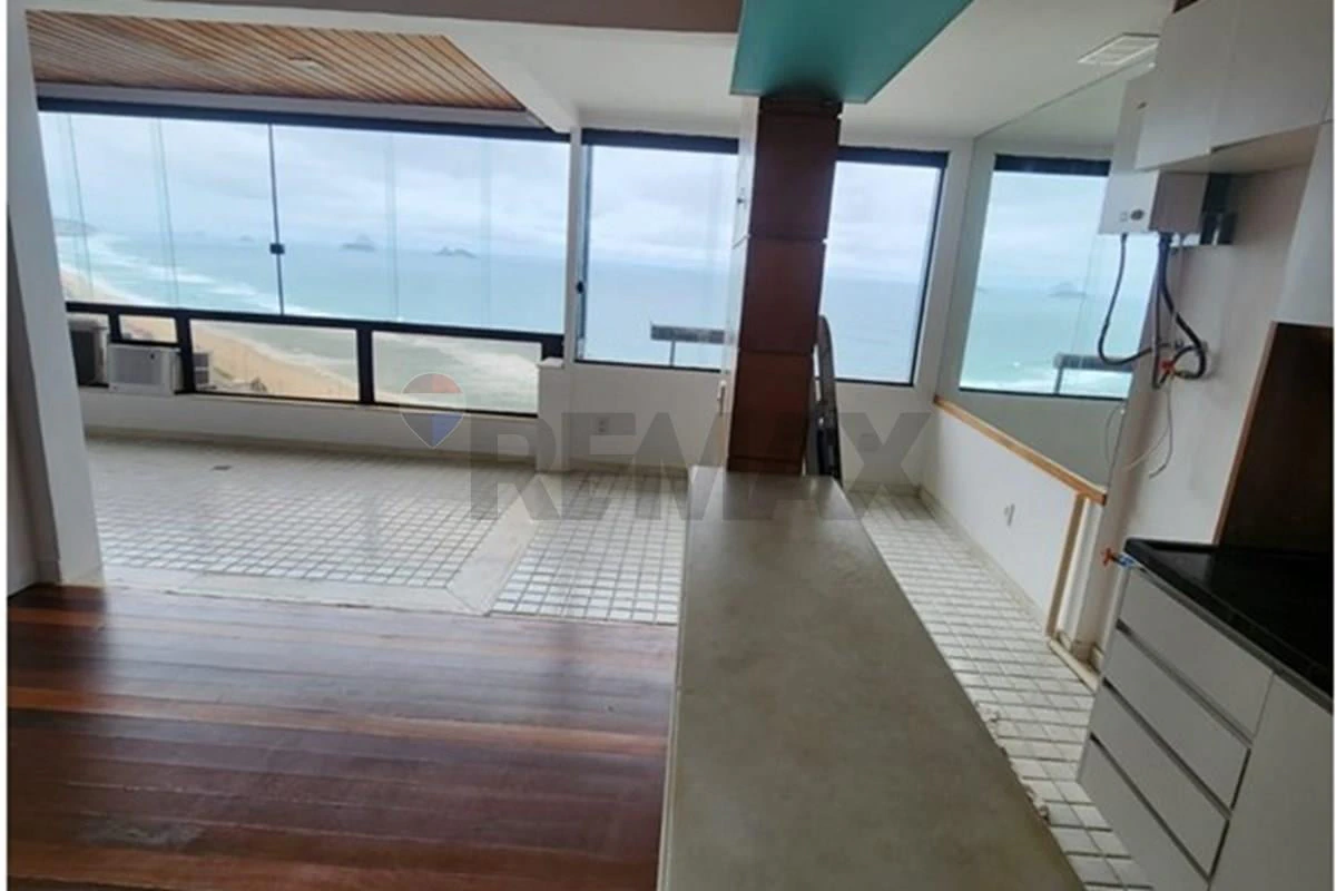Apartamento de 1 quarto com sacada de vidro e 67 m² — photo 17