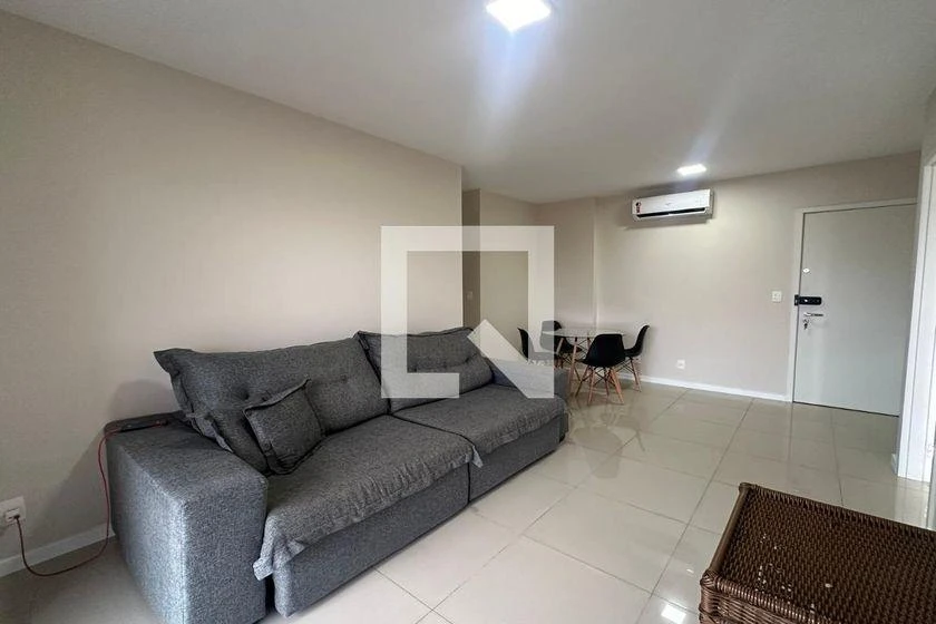 Furnished 2-bedroom apartment with balcony — photo 24