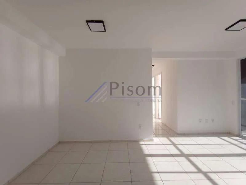 3-bedroom apartment with a glass-enclosed balcony — photo 11