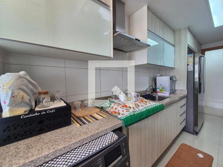Glass-enclosed balcony in a 3-bedroom apartment, 76 m² — photo 22
