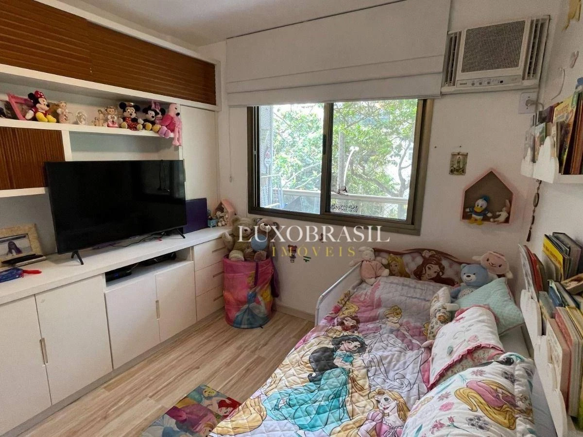 Furnished 3-bedroom apartment with 3 bathrooms — photo 17