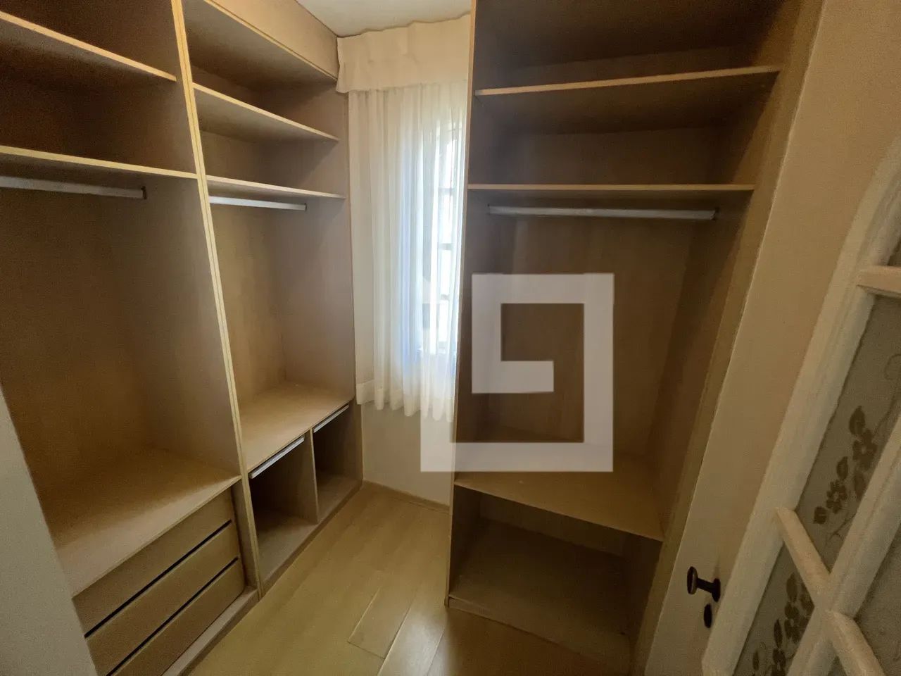 House with 4 suites and 5 parking spaces plus balcony BBQ — photo 16