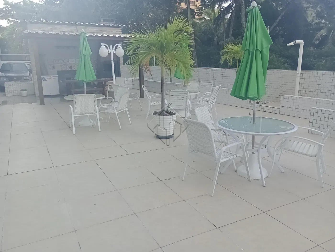 Balcony with a grill in a 2-bedroom apartment, 66 m² — photo 20