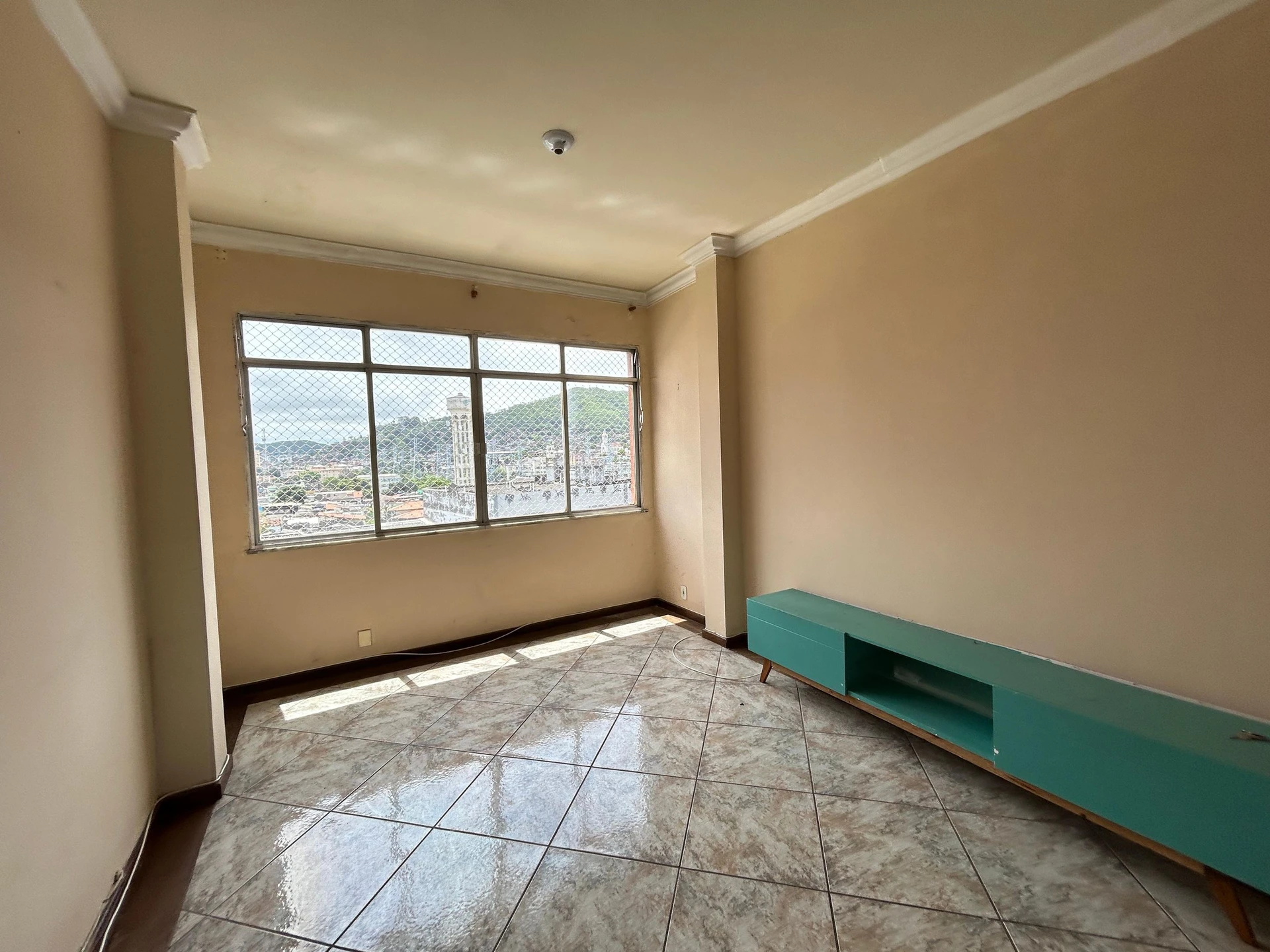 3-bedroom apartment with a walk-in closet — photo 33