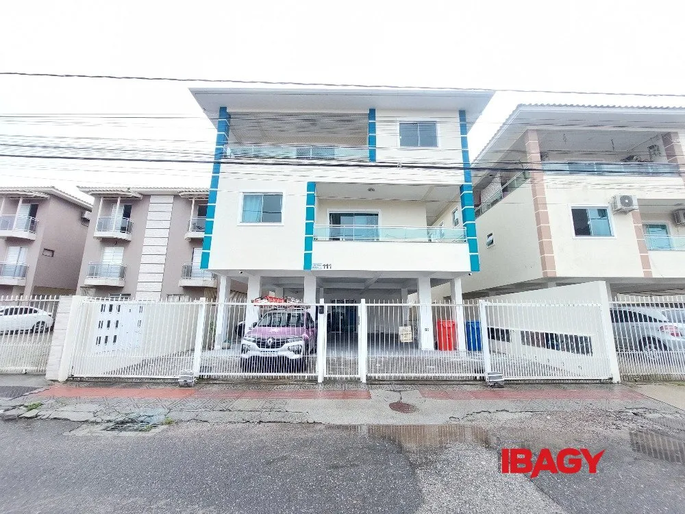 2-bedroom apartment with suite and 80 m² living