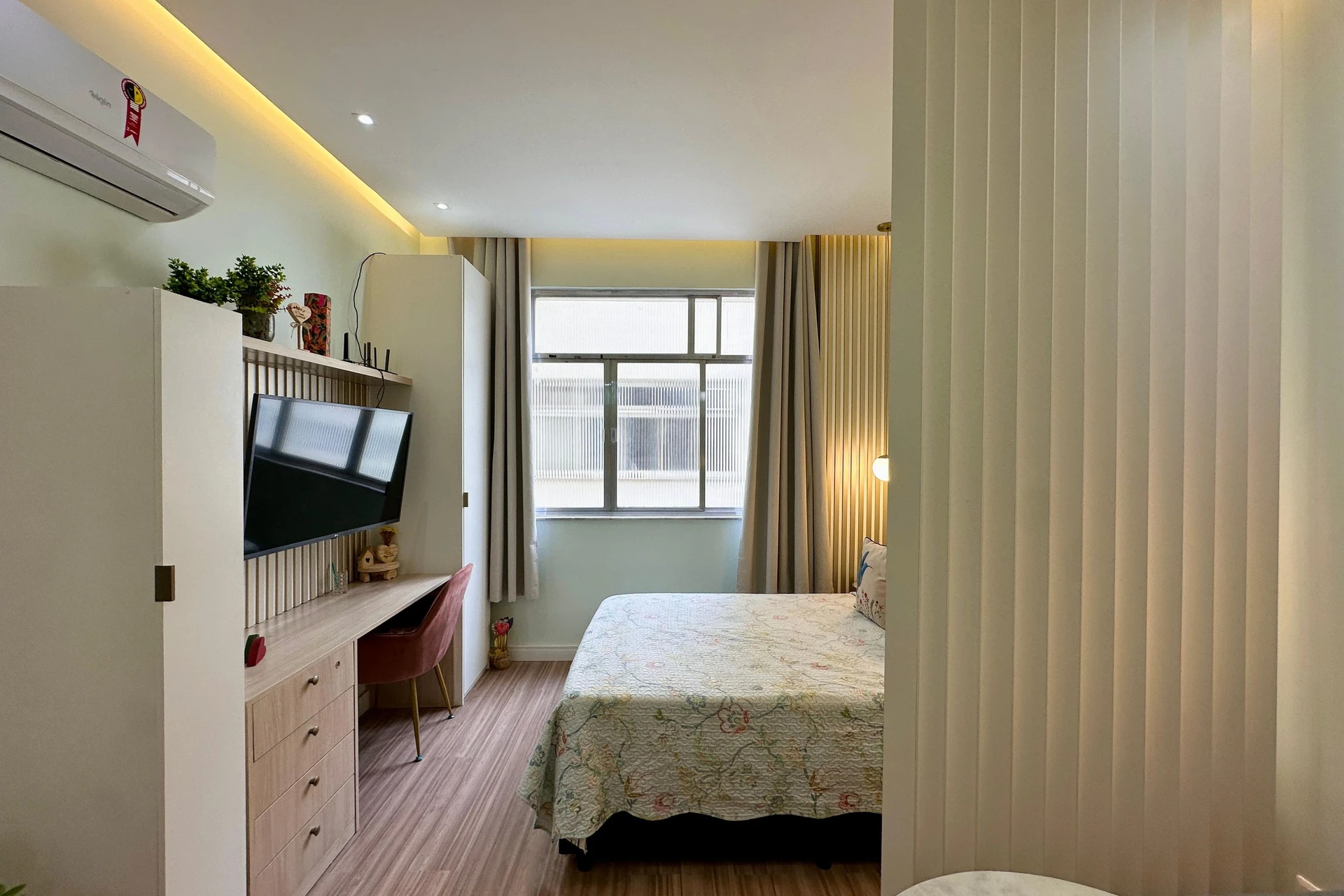 Furnished studio, 29 m², with a home office — photo 6