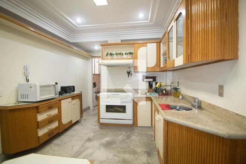 Penthouse for rent with 4 bedrooms and 210 m² — photo 45