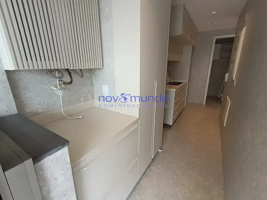 Apartment with 1 bedroom, 3 bathrooms and 2 parking spots — photo 31
