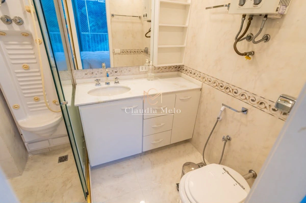 Furnished 4-bedroom apartment with gas stove kitchen — photo 26