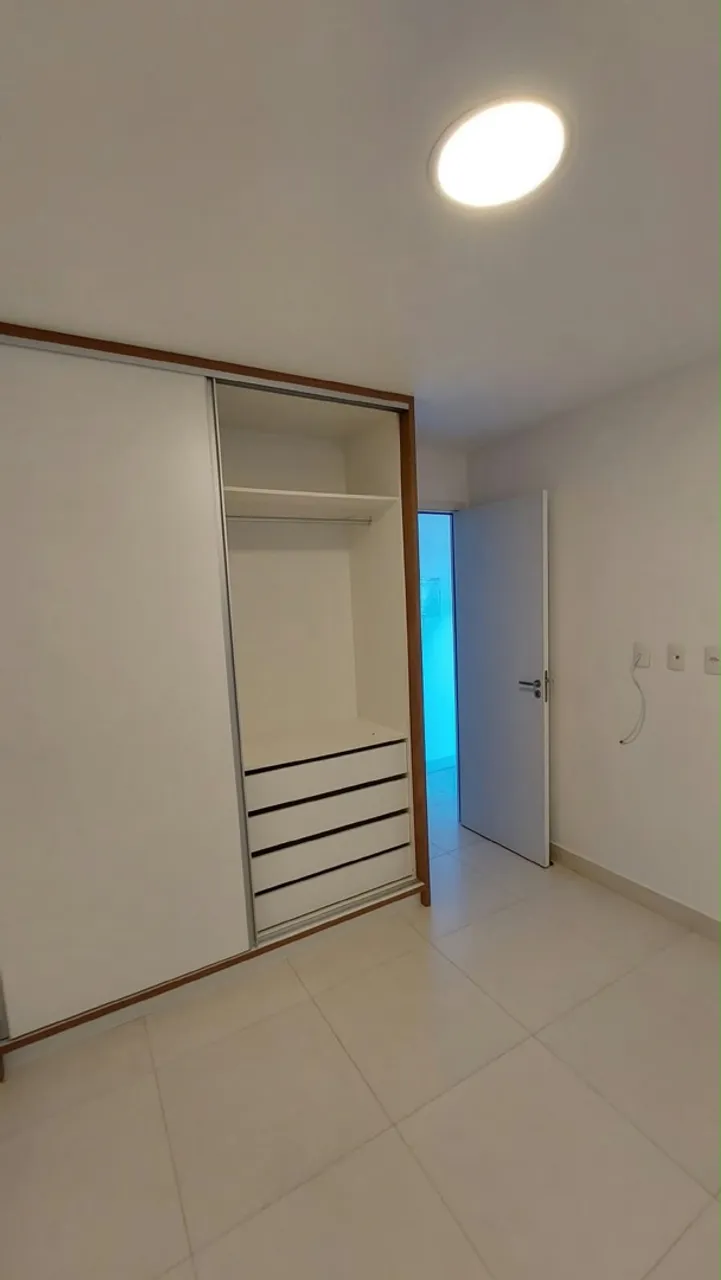 Квартира 62 м² с застеклённым балконом и видом на воду — photo 3